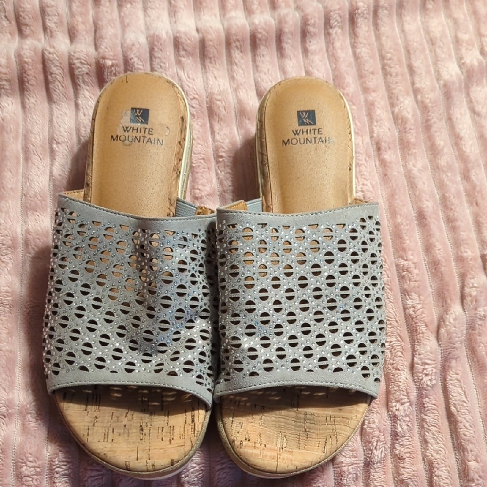 White Mountain Women's Gray Slide Sandals